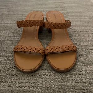 Super cute Braided Soludos Block Heel